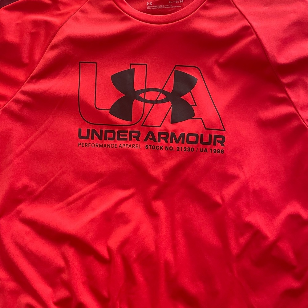 Mens under armour shirt